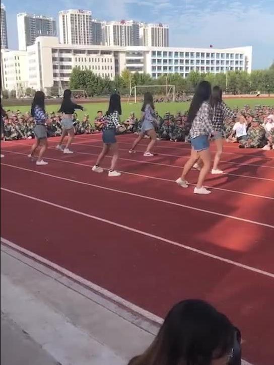 吃瓜跳舞小姐姐,揭秘网络红人的魅力与影响力