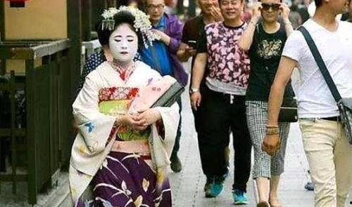 日剧美少女吃瓜,日剧美少女的甜蜜诱惑